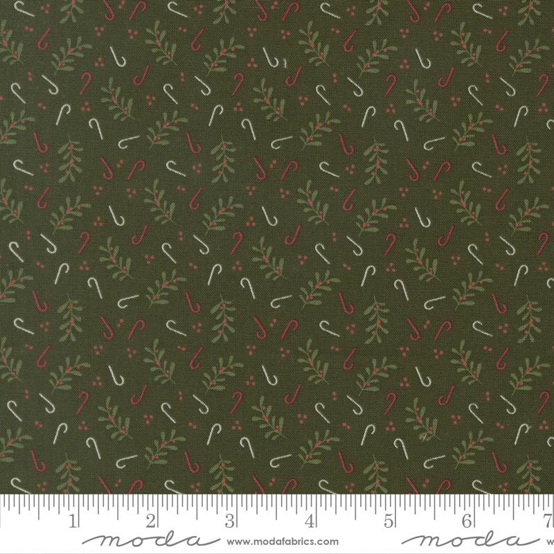 Gingerbread Lane Pine Holly & Candy 806080
