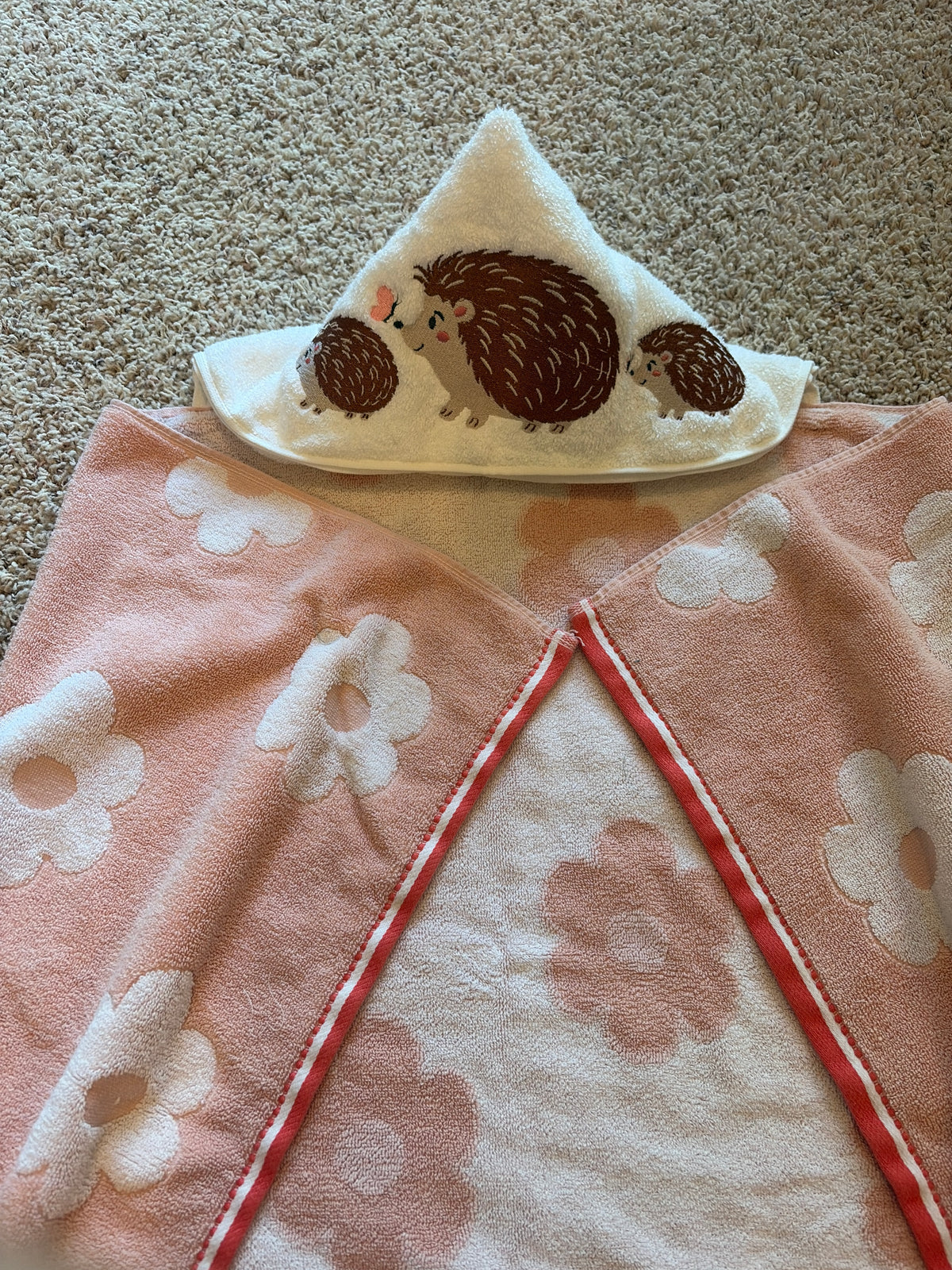 Machine Embroidered Hooded Towel for Kids Class