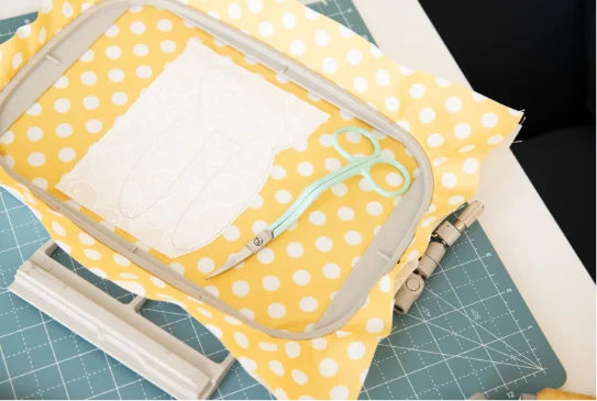 Kimberbell Double-Curved Applique Scissors Right-Handed