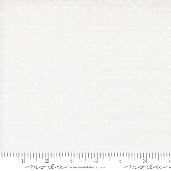 Midsummer Cloud White 37734 21 Moda #1